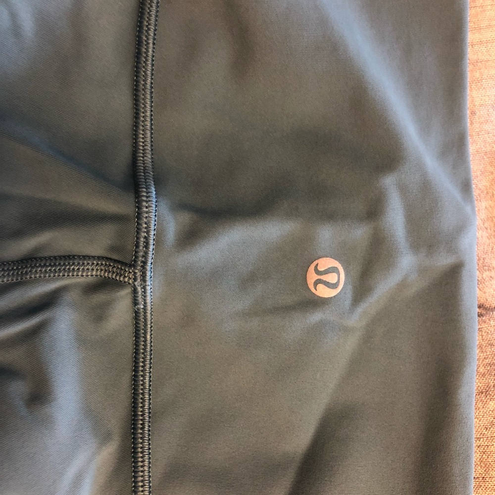 Lululemon yoga pants never worn w.o tags